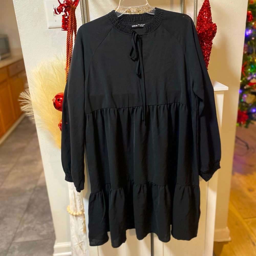 Shein womens black tie neck lantern sleeve smock dress with ruffles. Sz Large